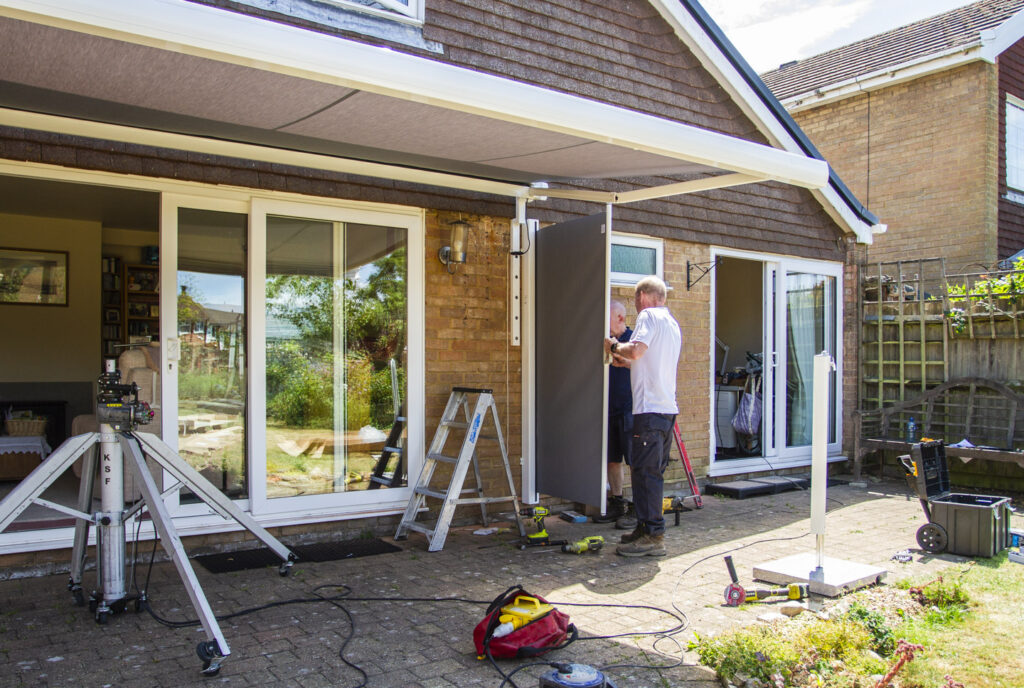 markilux mx-3 patio awning Hemel Hempstead - installation of markilux 790 side screen